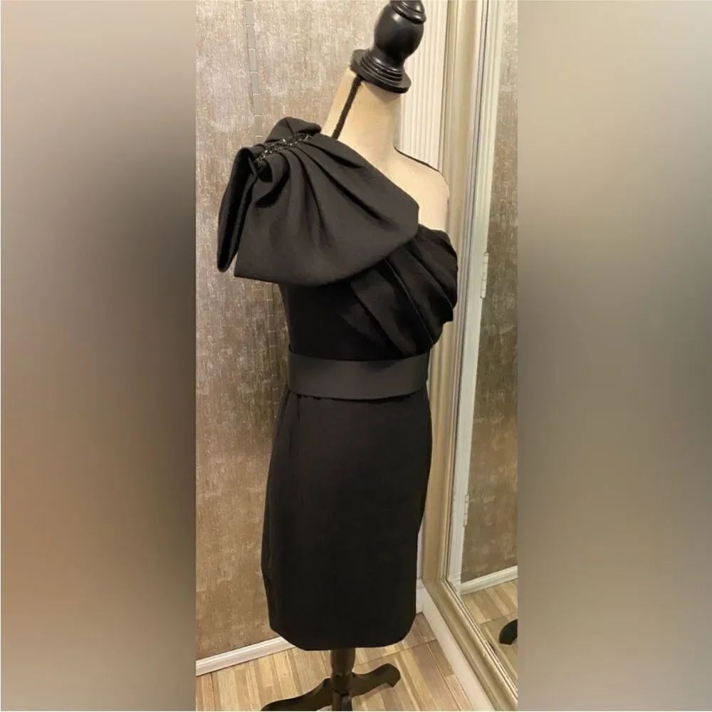 Marchesa Notte Elegant Black One-Shoulder bow detailed miniDress, US4